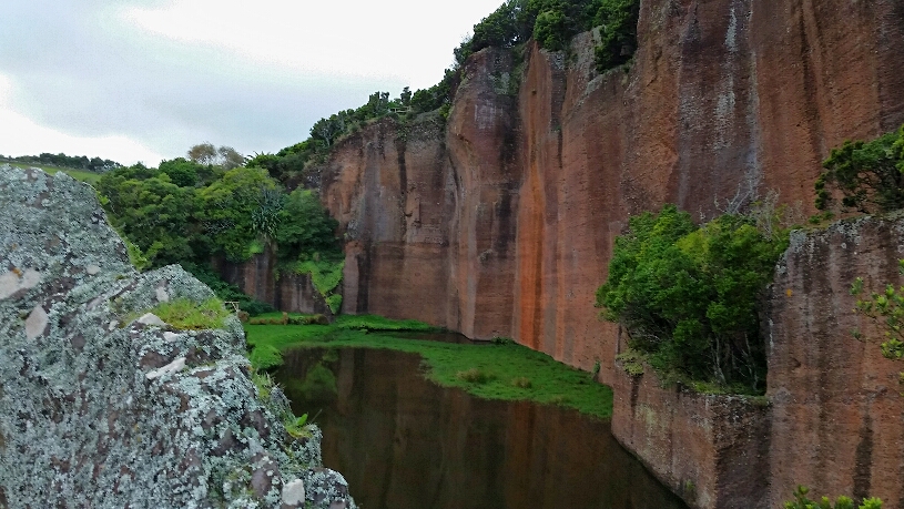 Pico vermelho mit Teich